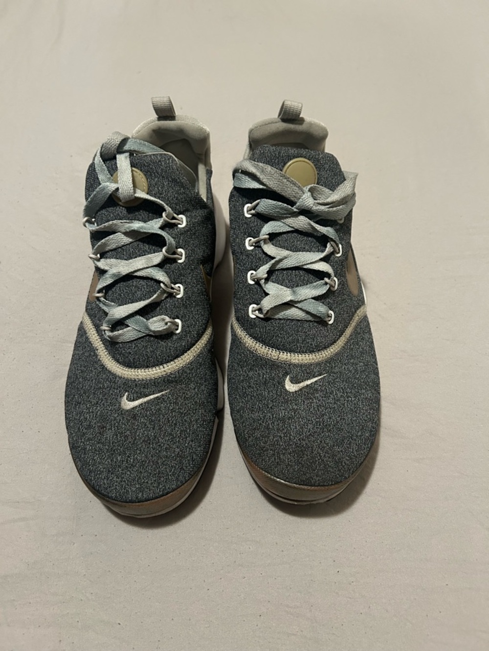 Nike Women's Heathered Gray and Light Beige Athletic Sneakers